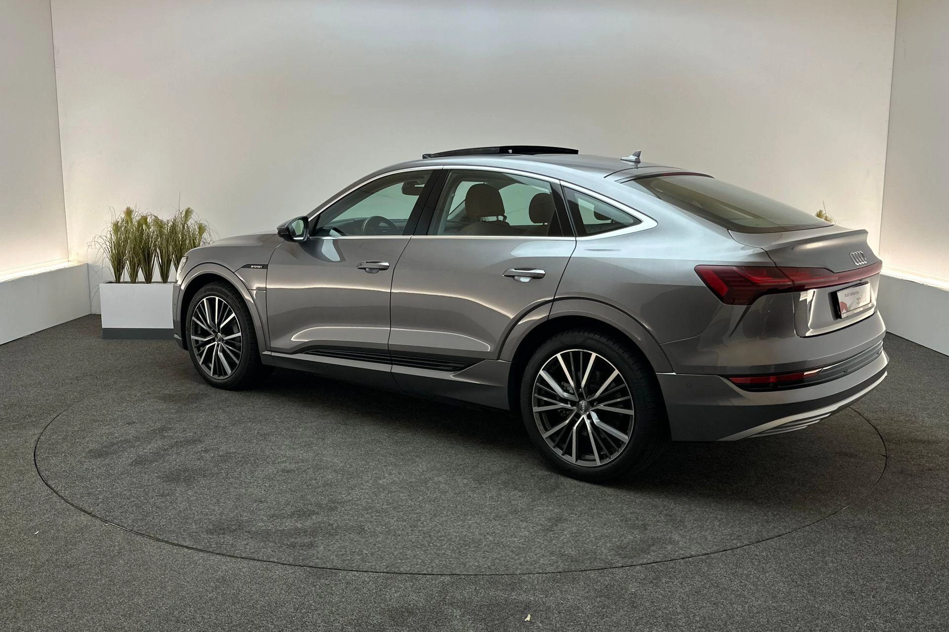 Hoofdafbeelding Audi e-tron