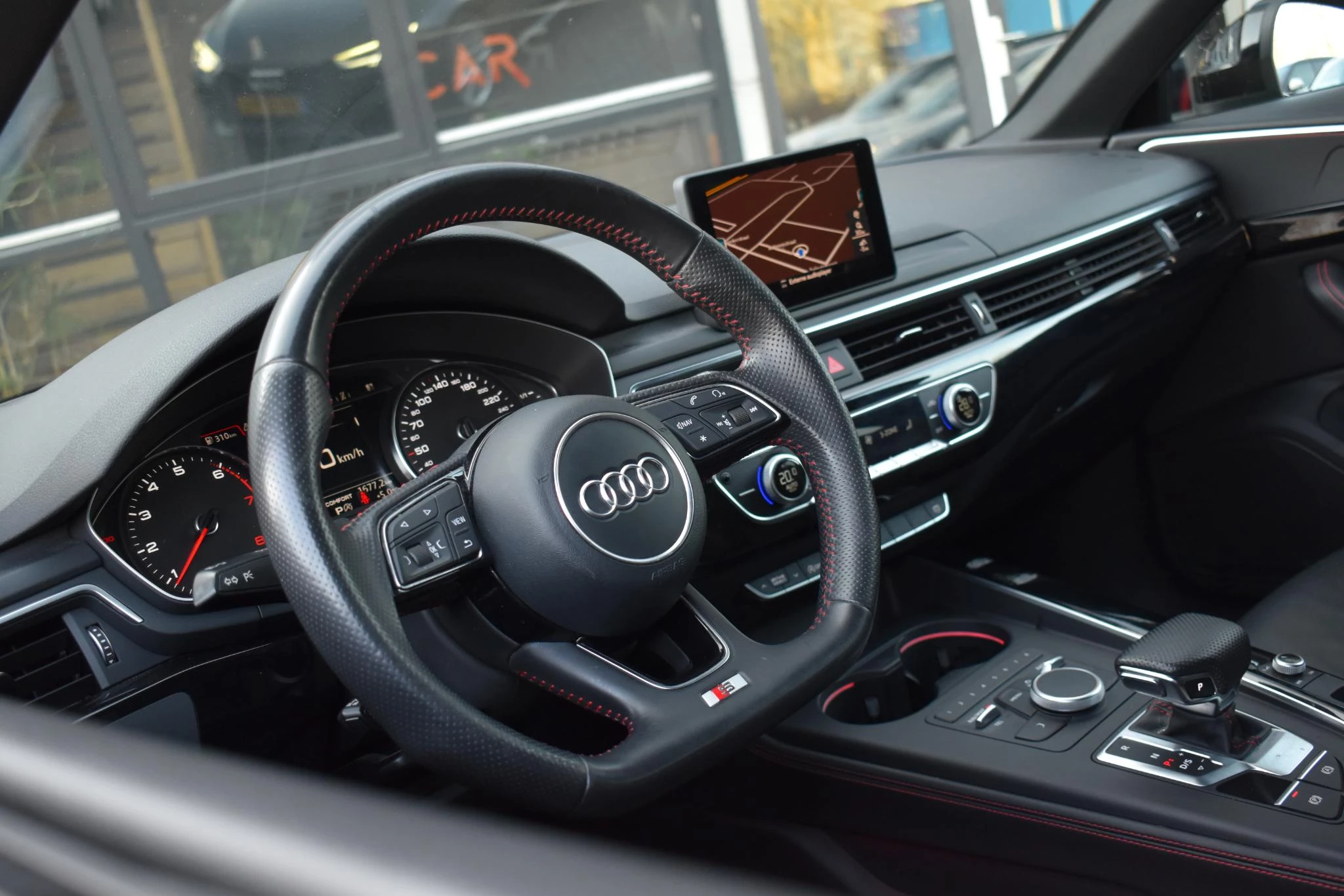 Hoofdafbeelding Audi A4