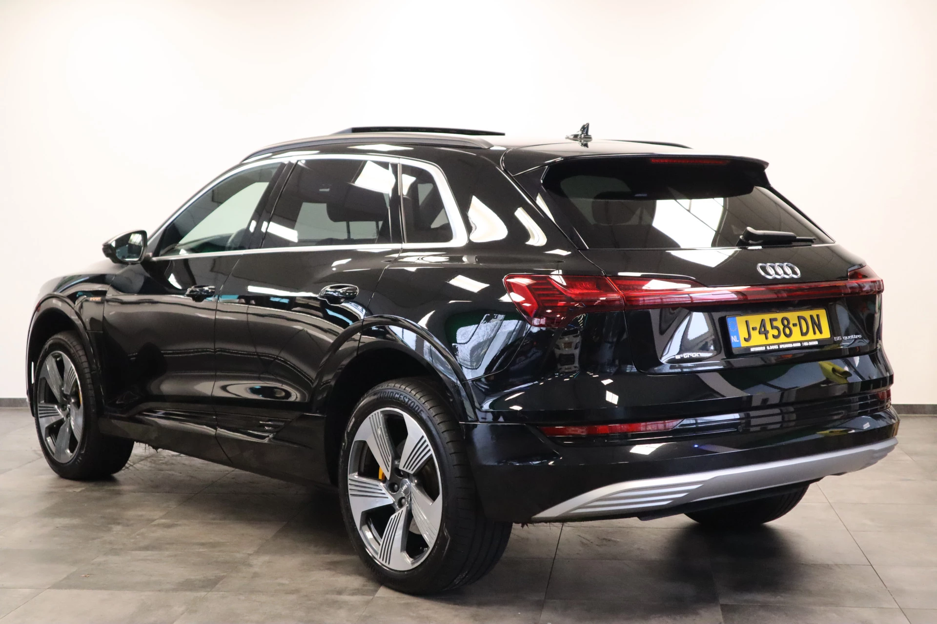 Hoofdafbeelding Audi e-tron