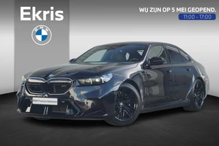 BMW 5-serie M5 Sedan | M Driver's Pack / Driving Assistant Professional / Parking Assistant Professional / Trekhaak / Alcantara Hemelbekleding / Comfort Pack / 21 Inch