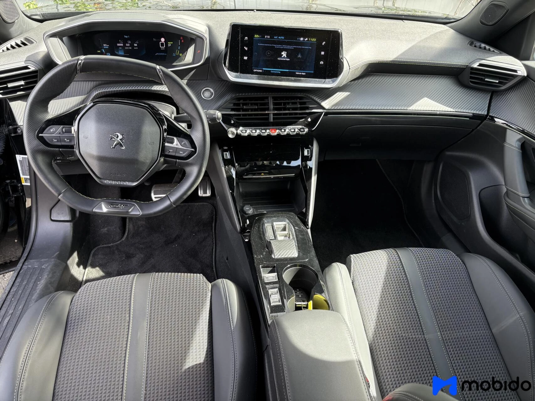 Hoofdafbeelding Peugeot e-2008