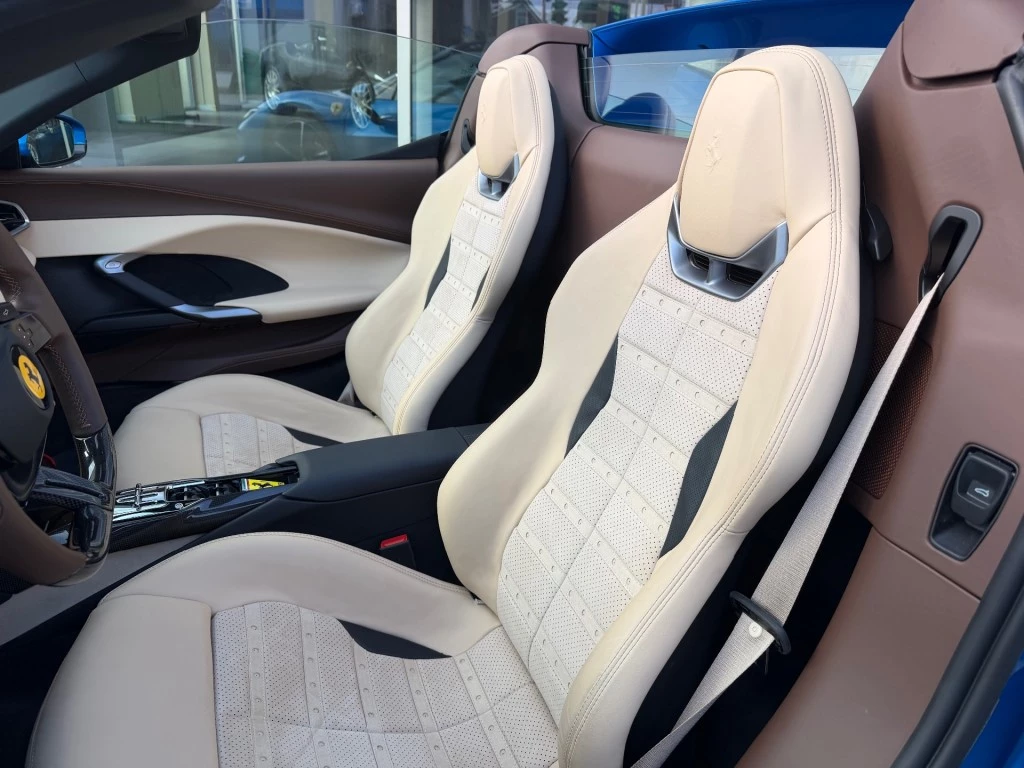 Hoofdafbeelding Ferrari 296