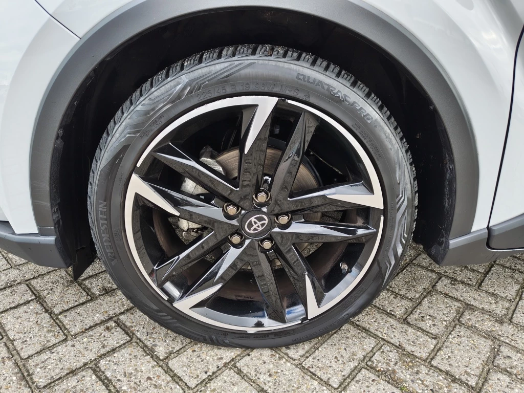 Hoofdafbeelding Toyota C-HR