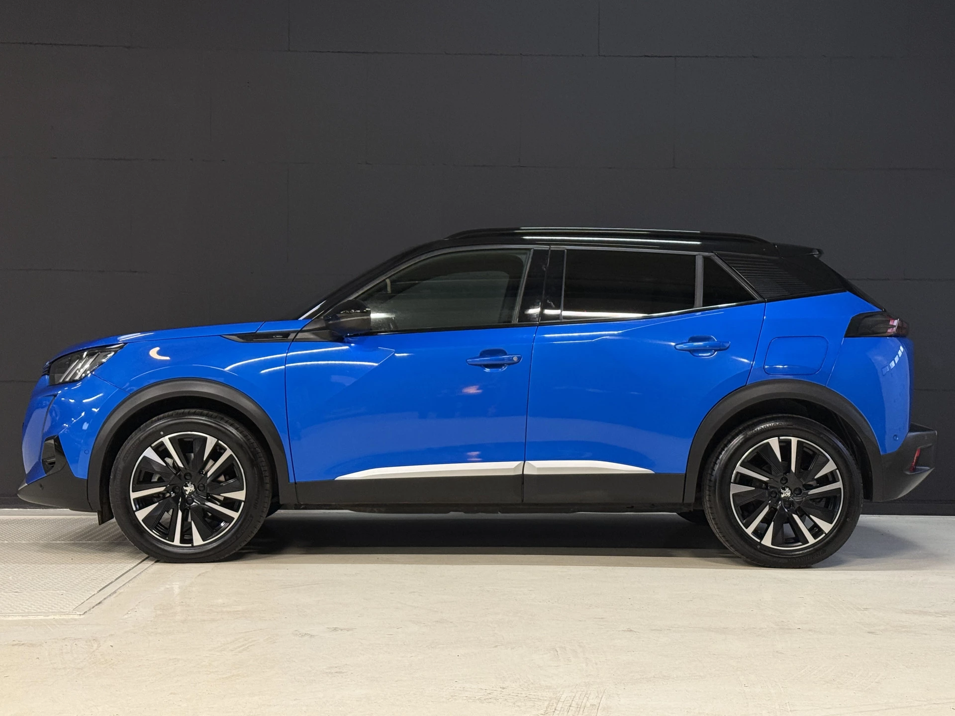 Hoofdafbeelding Peugeot e-2008