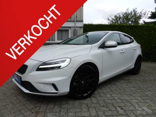 Volvo V40 1.5 T3 Polar+ Sport R-Design - Panorama dak - Park.Camera & Park Sensoren - Stoelverwarming - DAB - Harman Kardon - Orig.NL & Logische NAP -152PK