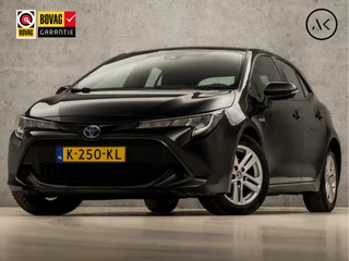 Hoofdafbeelding Toyota Corolla Toyota Corolla 1.8 Hybrid Sport Automaat (APPLE CARPLAY, GROOT NAVI, CAMERA, ADAPTIVE CRUISE, SPORTSTOELEN, KEYLESS, LM VELGEN, LED KOPLAMPEN, LANE ASSIST, NIEUWSTAAT)