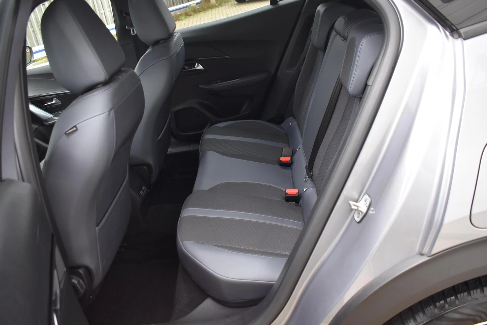 Hoofdafbeelding Peugeot e-2008