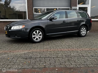 Volvo V70 2.0T Momentum AUT CRUISE/ECC-AIRCO/PDC/LEDER