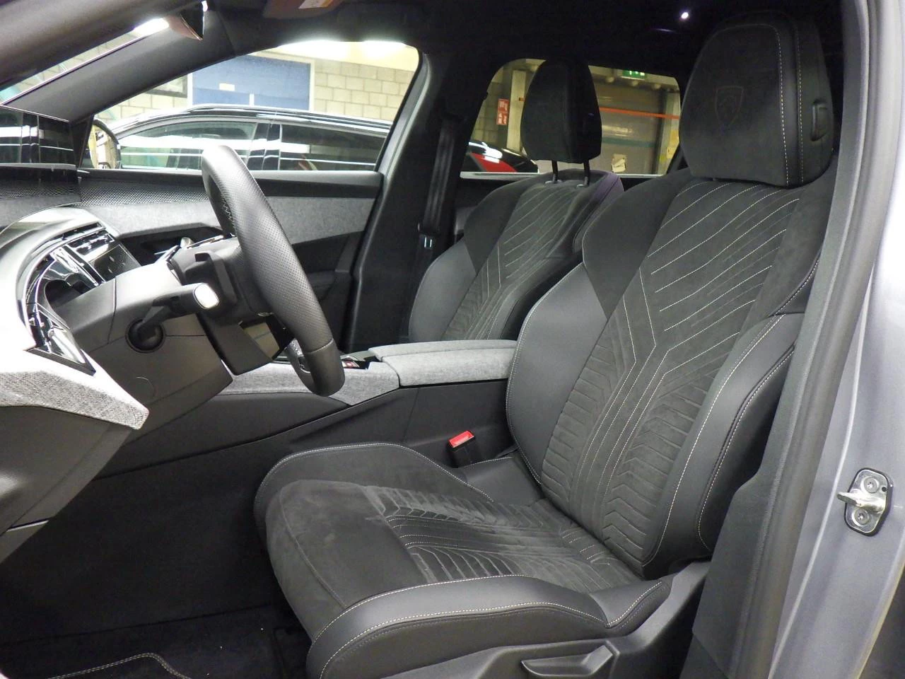 Hoofdafbeelding Peugeot e-5008