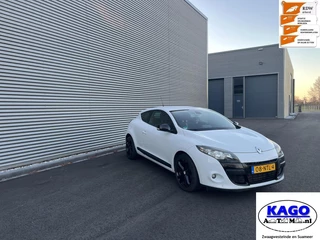 Sportieve Renault Megane Coupé 1.4TCe Dynamique Tekst lezen!