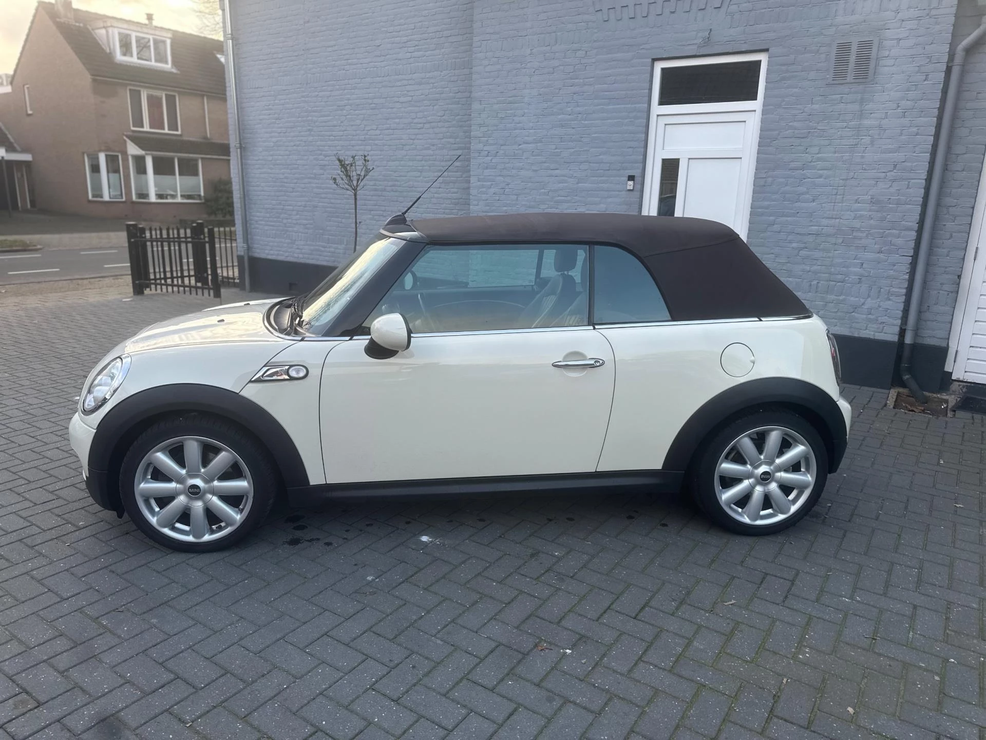Hoofdafbeelding MINI Cabrio