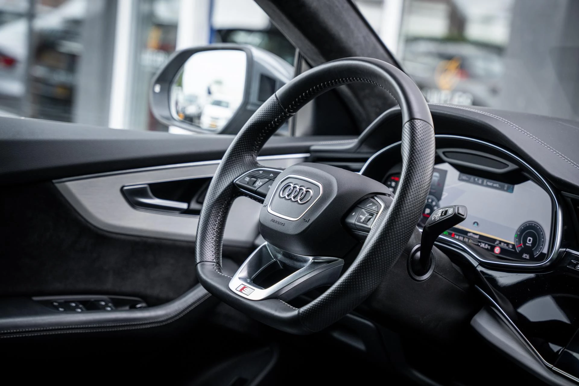 Hoofdafbeelding Audi Q8