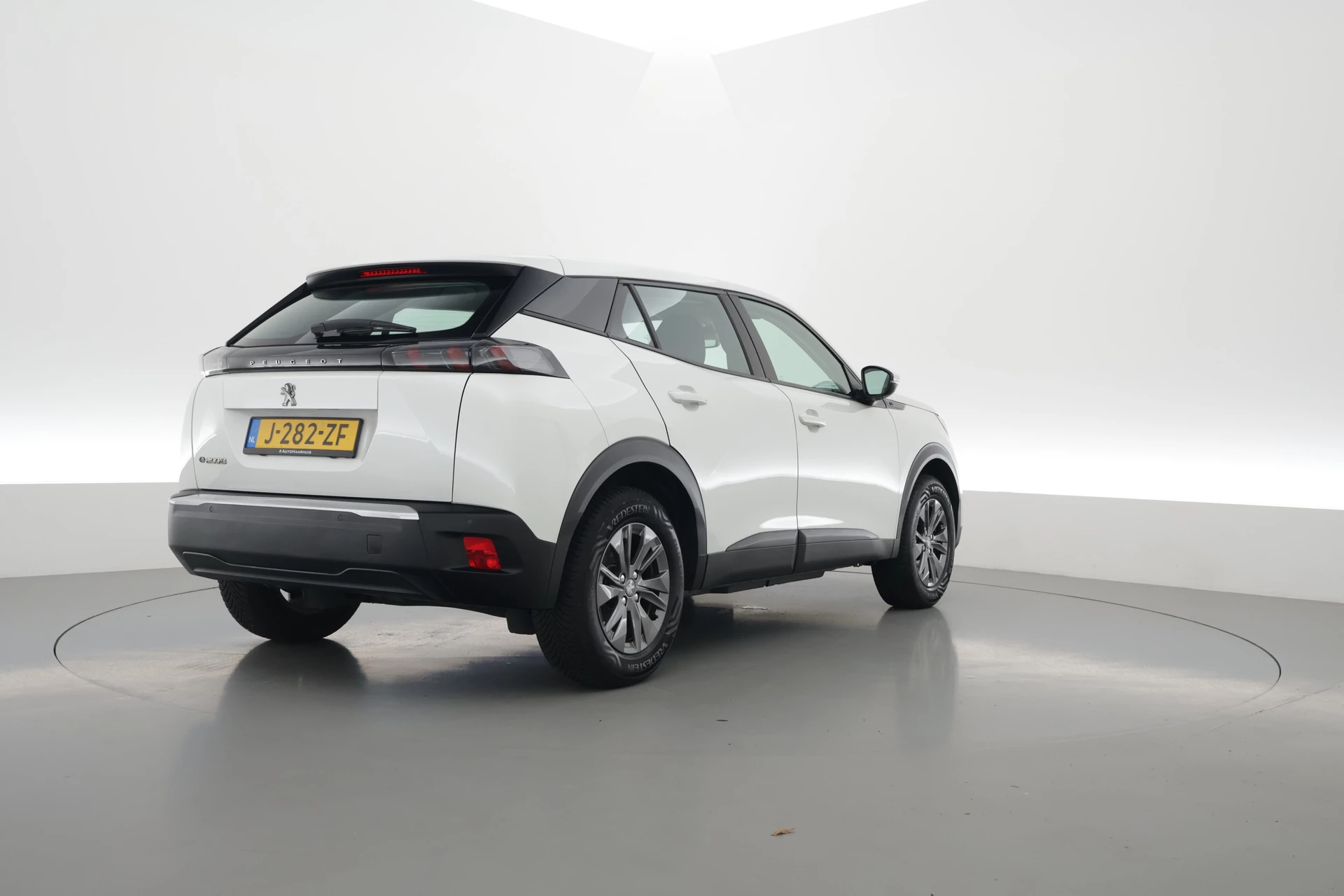 Hoofdafbeelding Peugeot e-2008