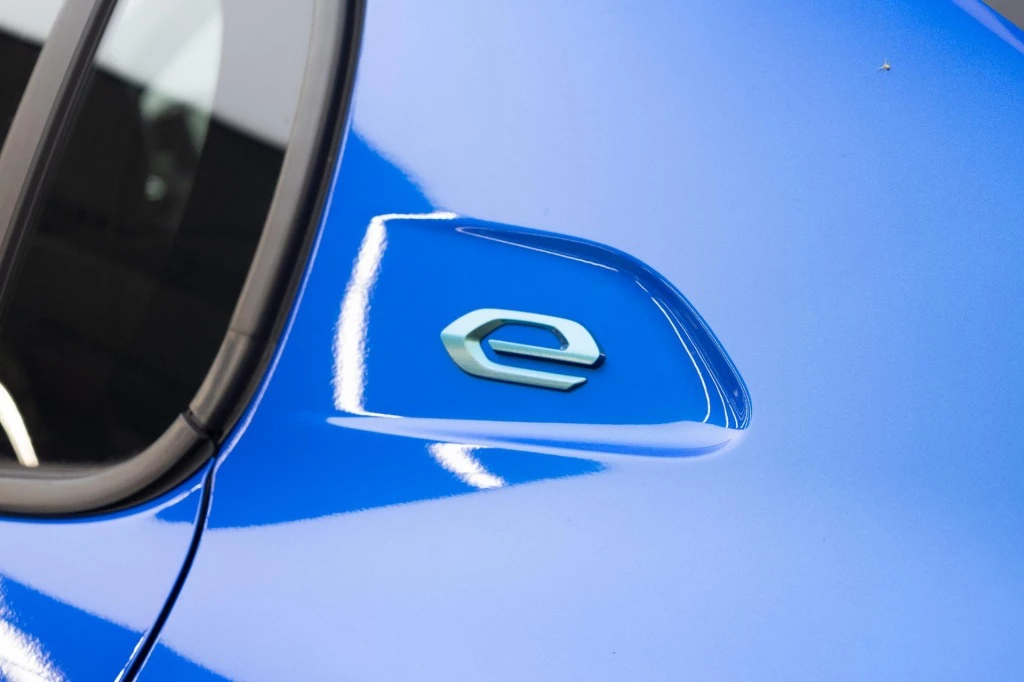 Hoofdafbeelding Peugeot e-208