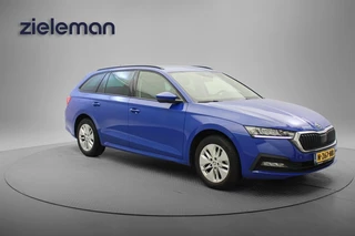 Hoofdafbeelding Škoda Octavia Škoda Octavia Combi 1.0 TSI Business Edition - Digitaal Cockpit, Carplay, Navi, Cruise, PDC