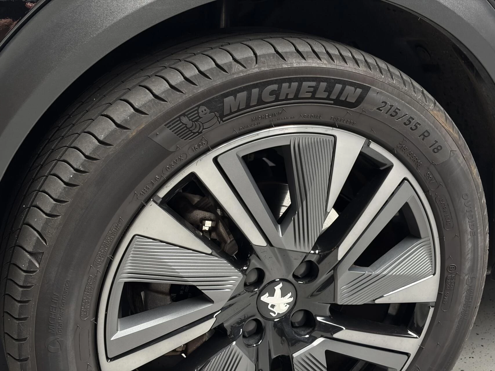 Hoofdafbeelding Peugeot e-2008