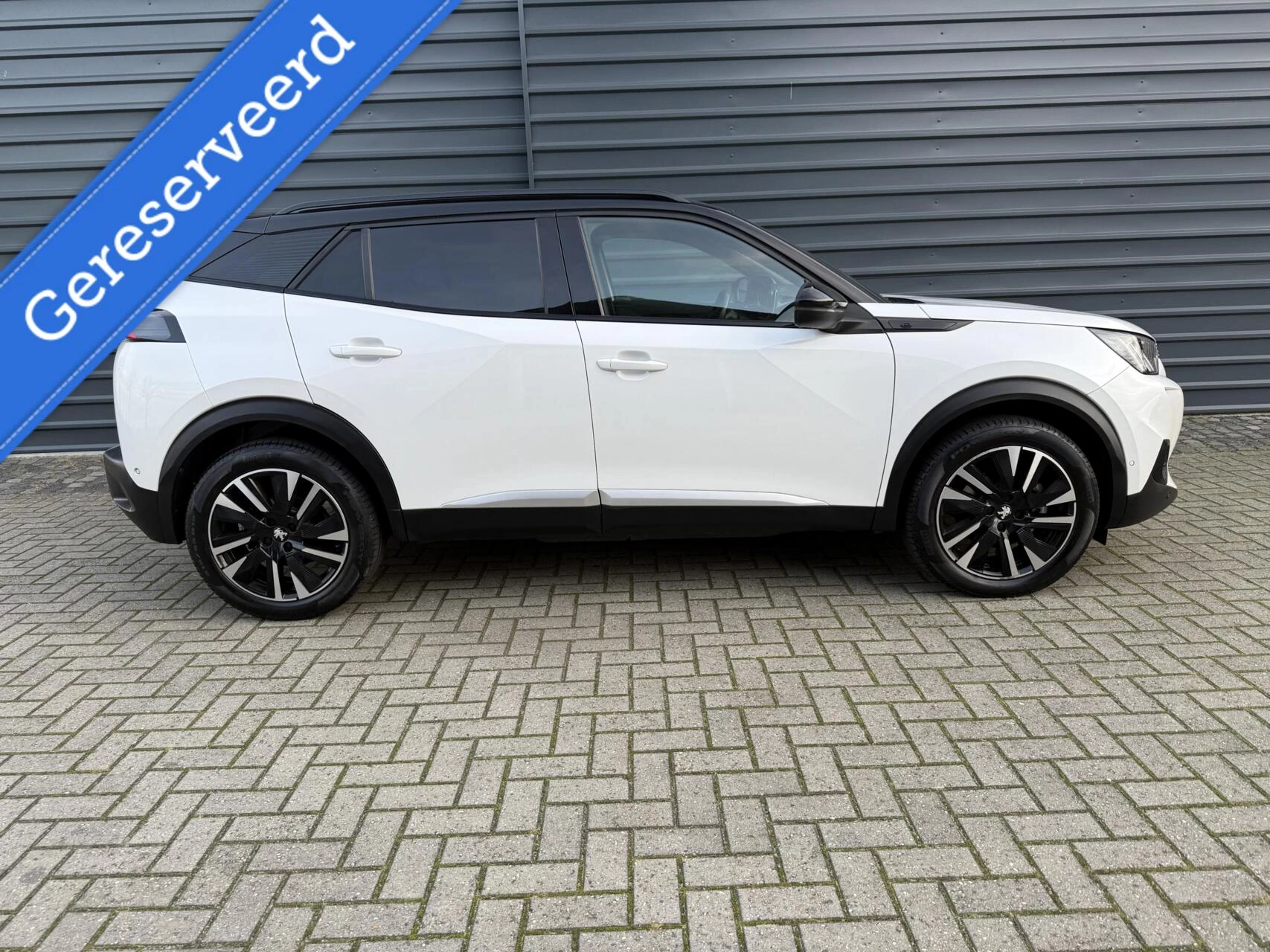 Hoofdafbeelding Peugeot e-2008