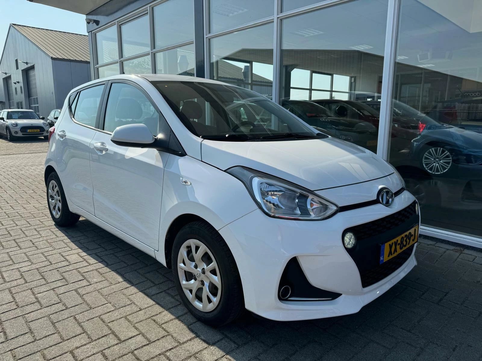 Hoofdafbeelding Hyundai i10