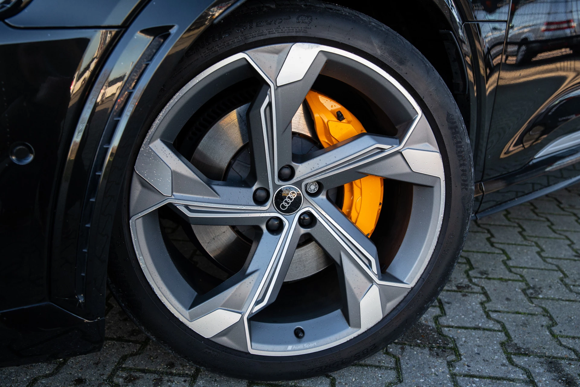 Hoofdafbeelding Audi e-tron