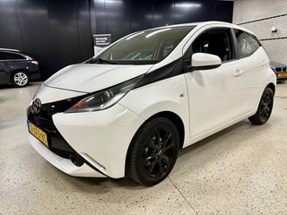 Toyota Aygo 1.0 VVT-I X-PLAY Multimedia USB Airco Parkeer Camera