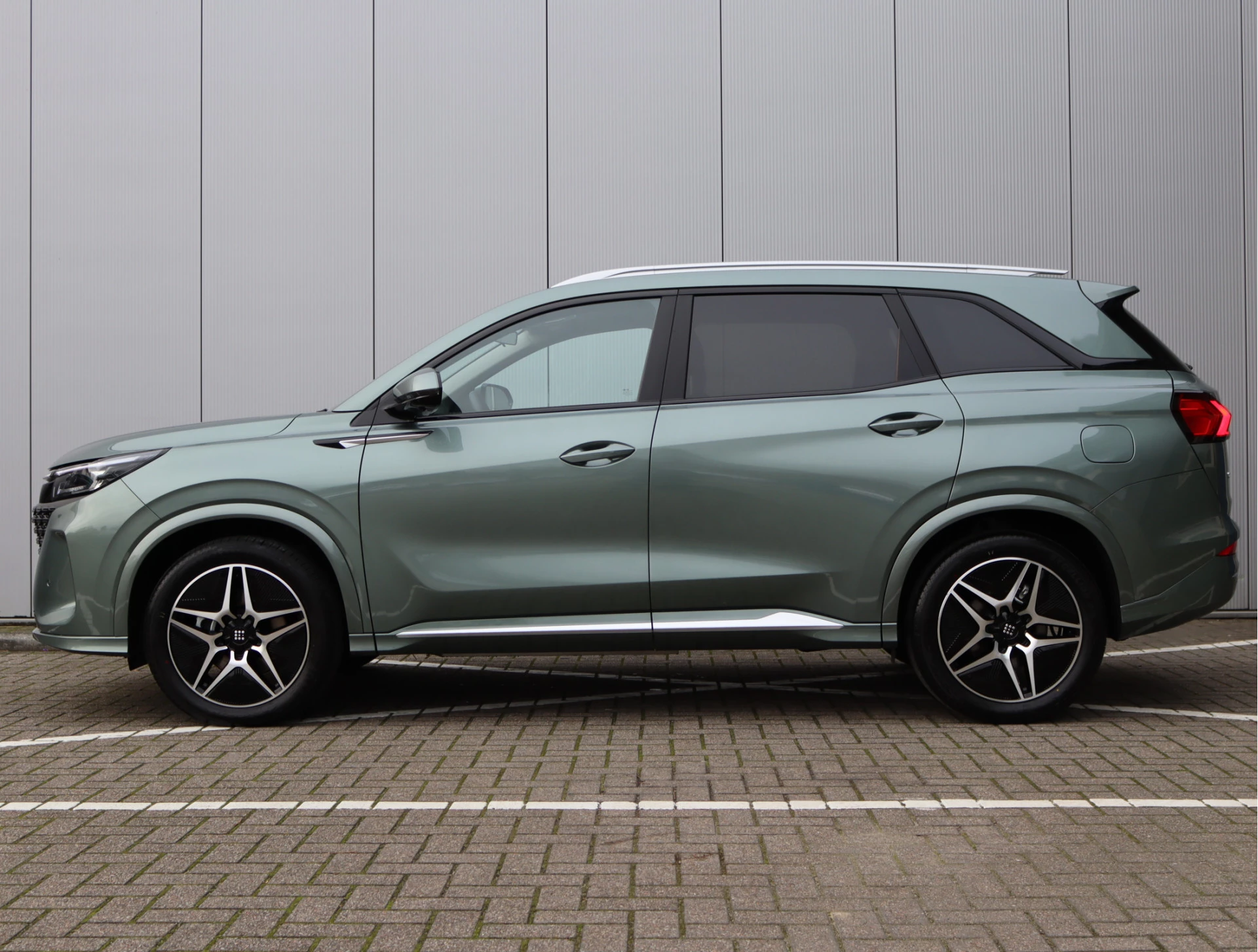 Hoofdafbeelding DFSK E5 PHEV