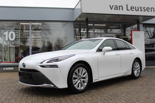 Hoofdafbeelding Toyota Mirai Toyota Mirai DYNAMIC KEYLESS JBL-AUDIO STOELVERWARMING APPLE/ANDROID CLIMA CAMERA AD-CRUISE REGENSENSOR