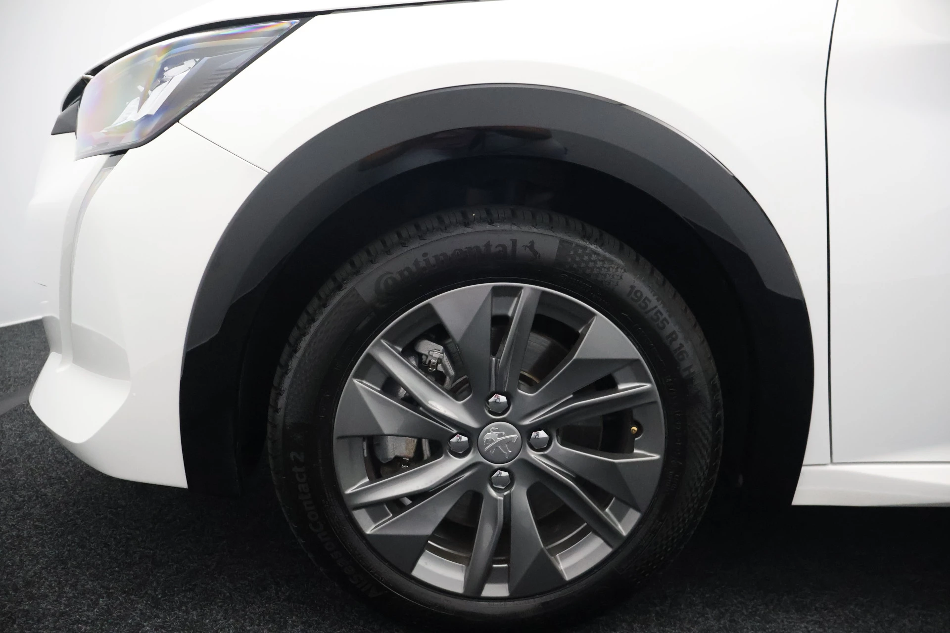 Hoofdafbeelding Peugeot e-208