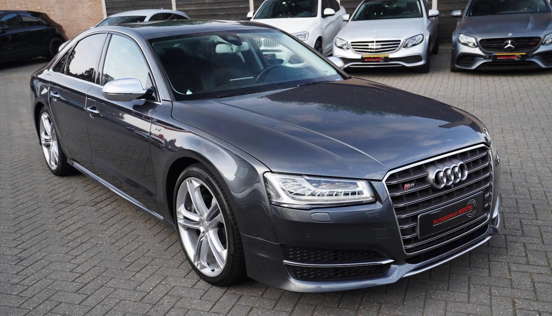 Hoofdafbeelding Audi S8