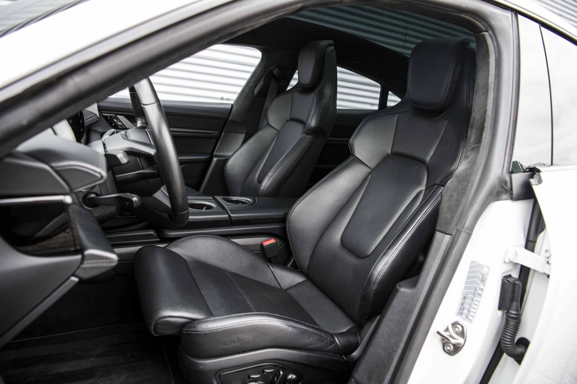 Hoofdafbeelding Porsche Taycan