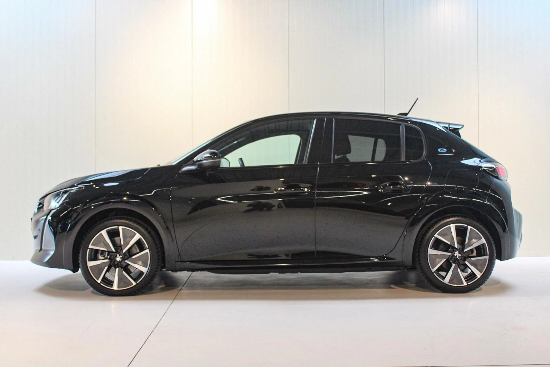 Hoofdafbeelding Peugeot e-208