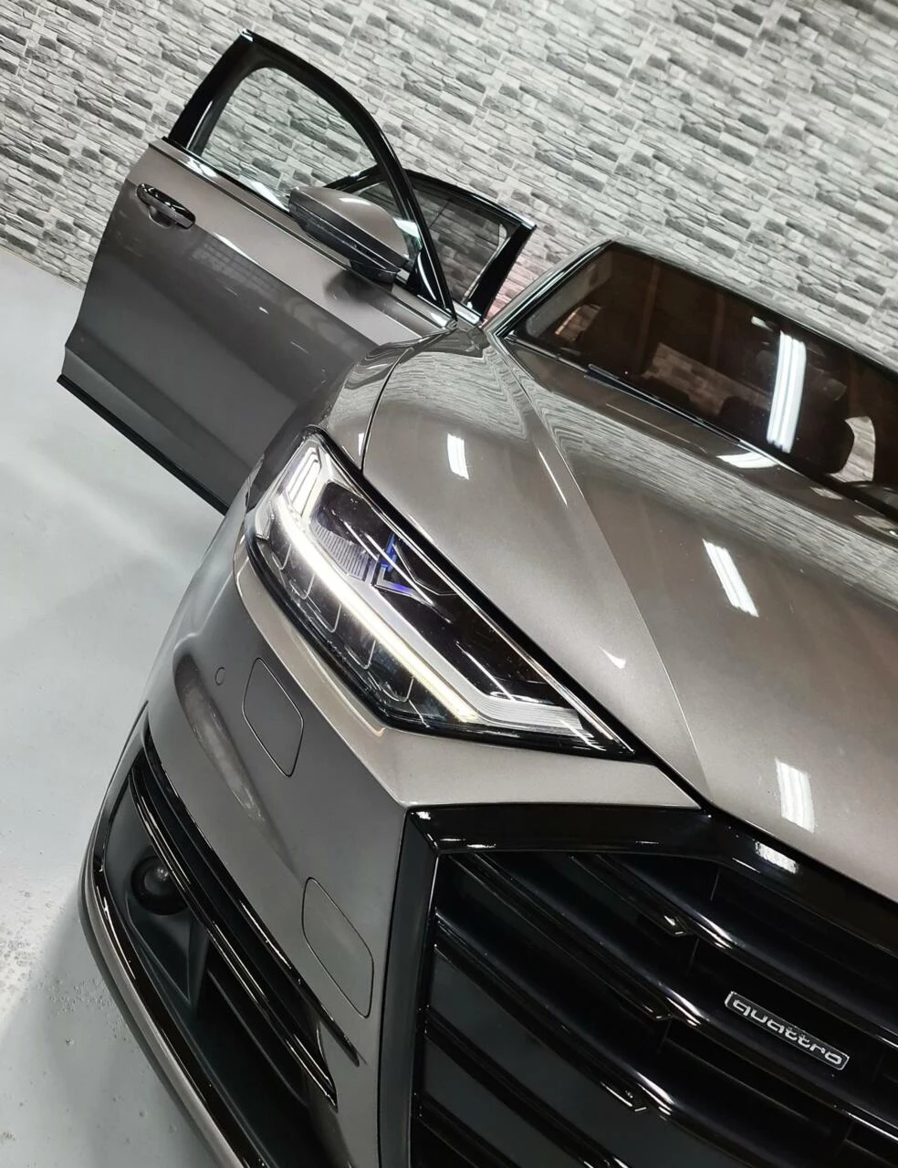 Hoofdafbeelding Audi A8
