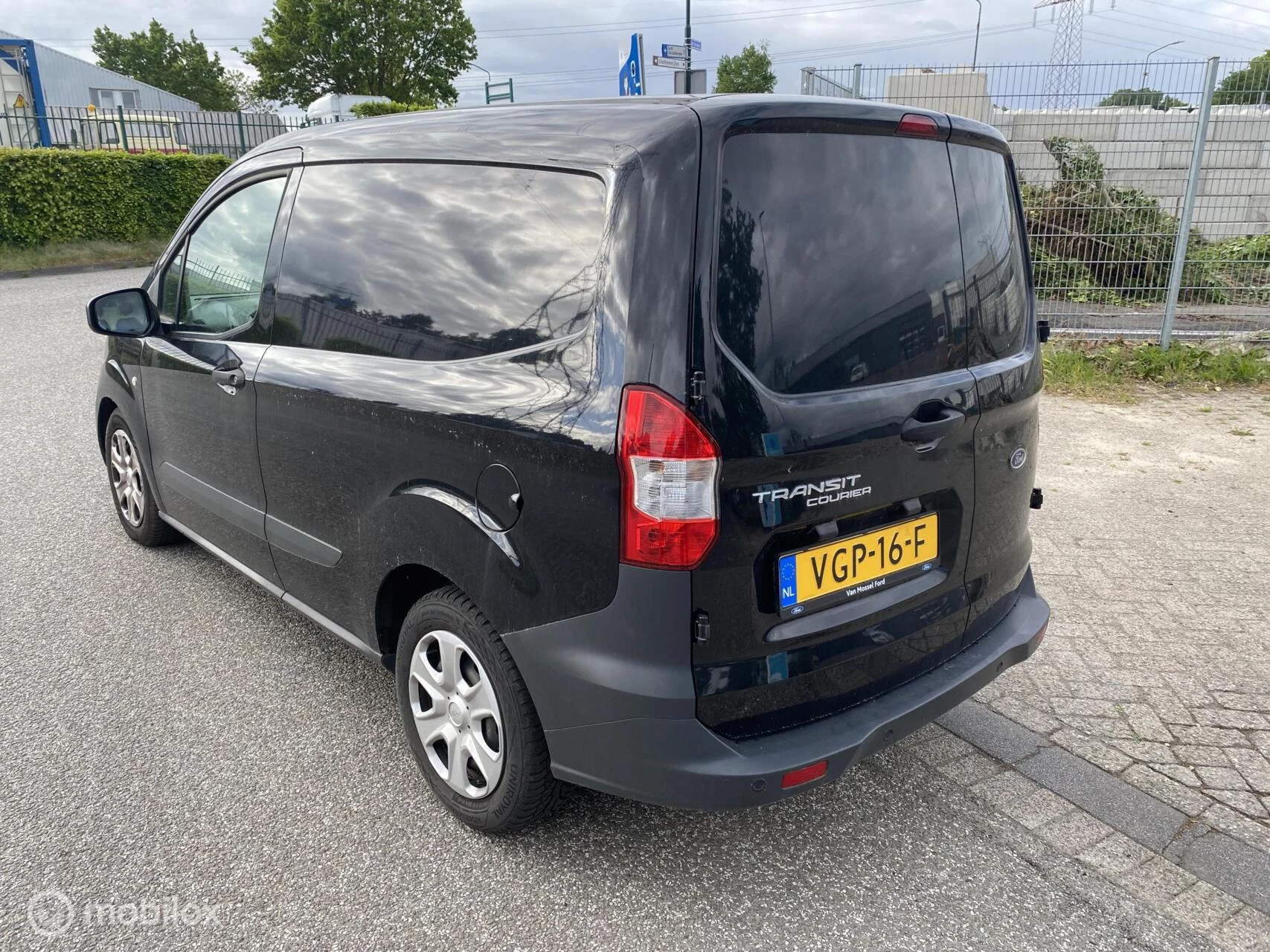Hoofdafbeelding Ford Transit Courier