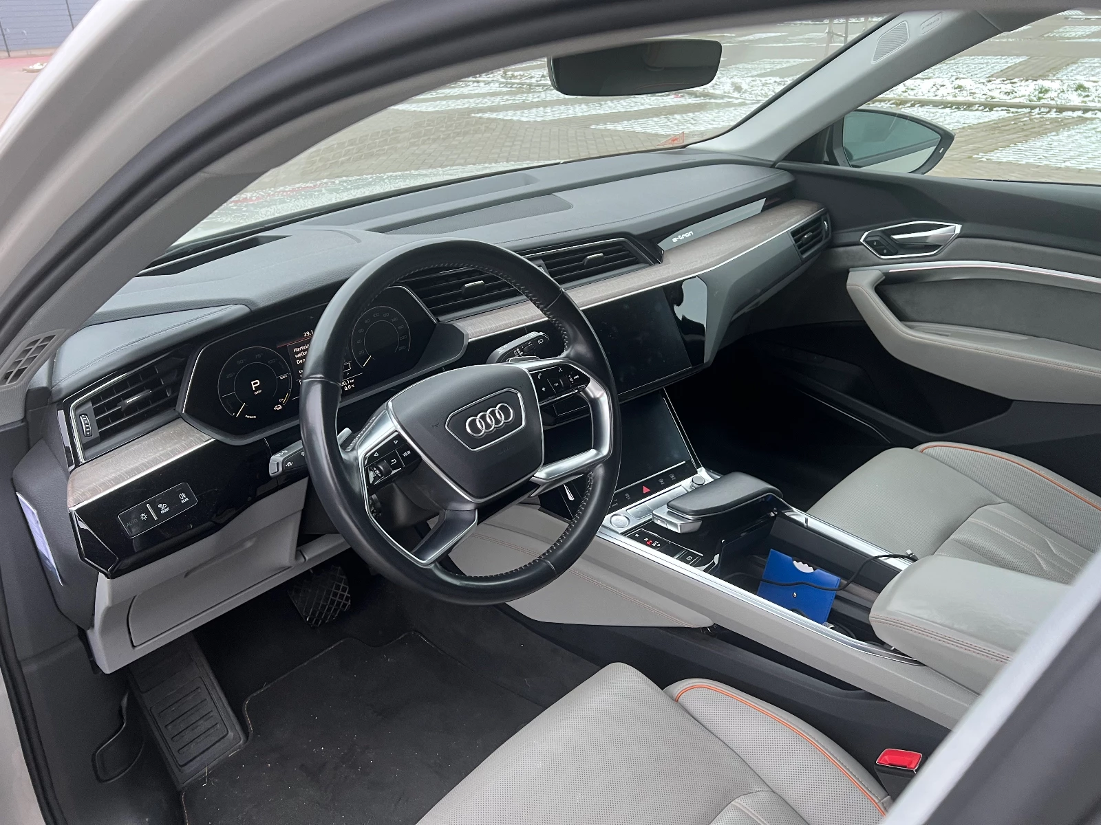 Hoofdafbeelding Audi e-tron