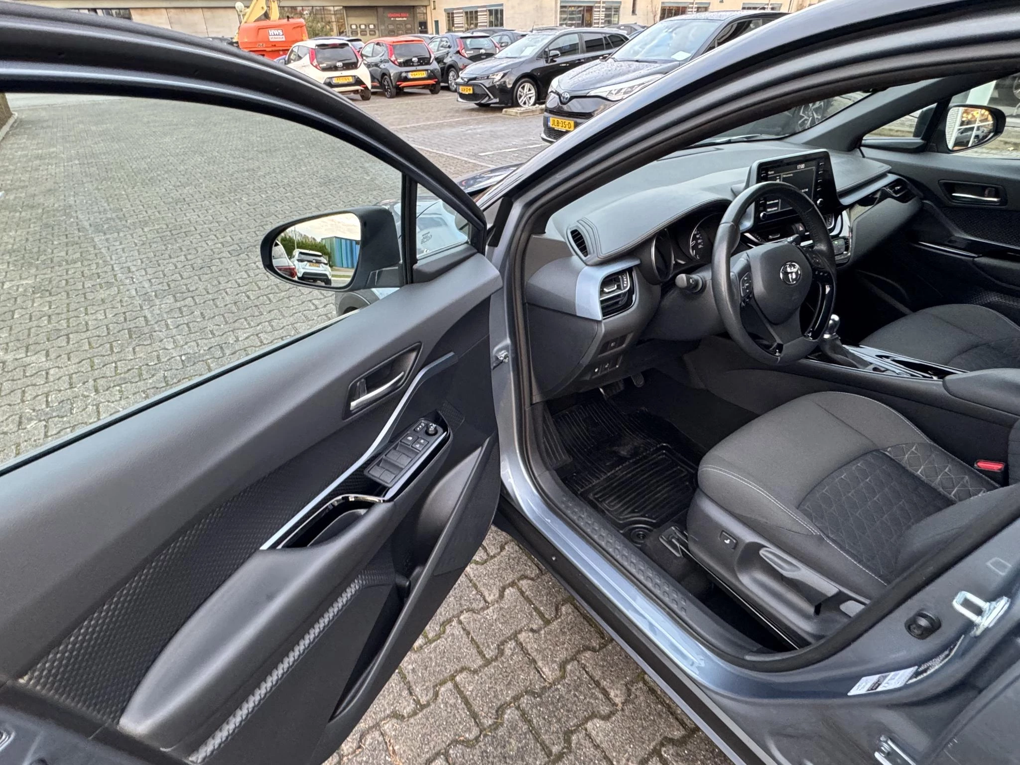 Hoofdafbeelding Toyota C-HR