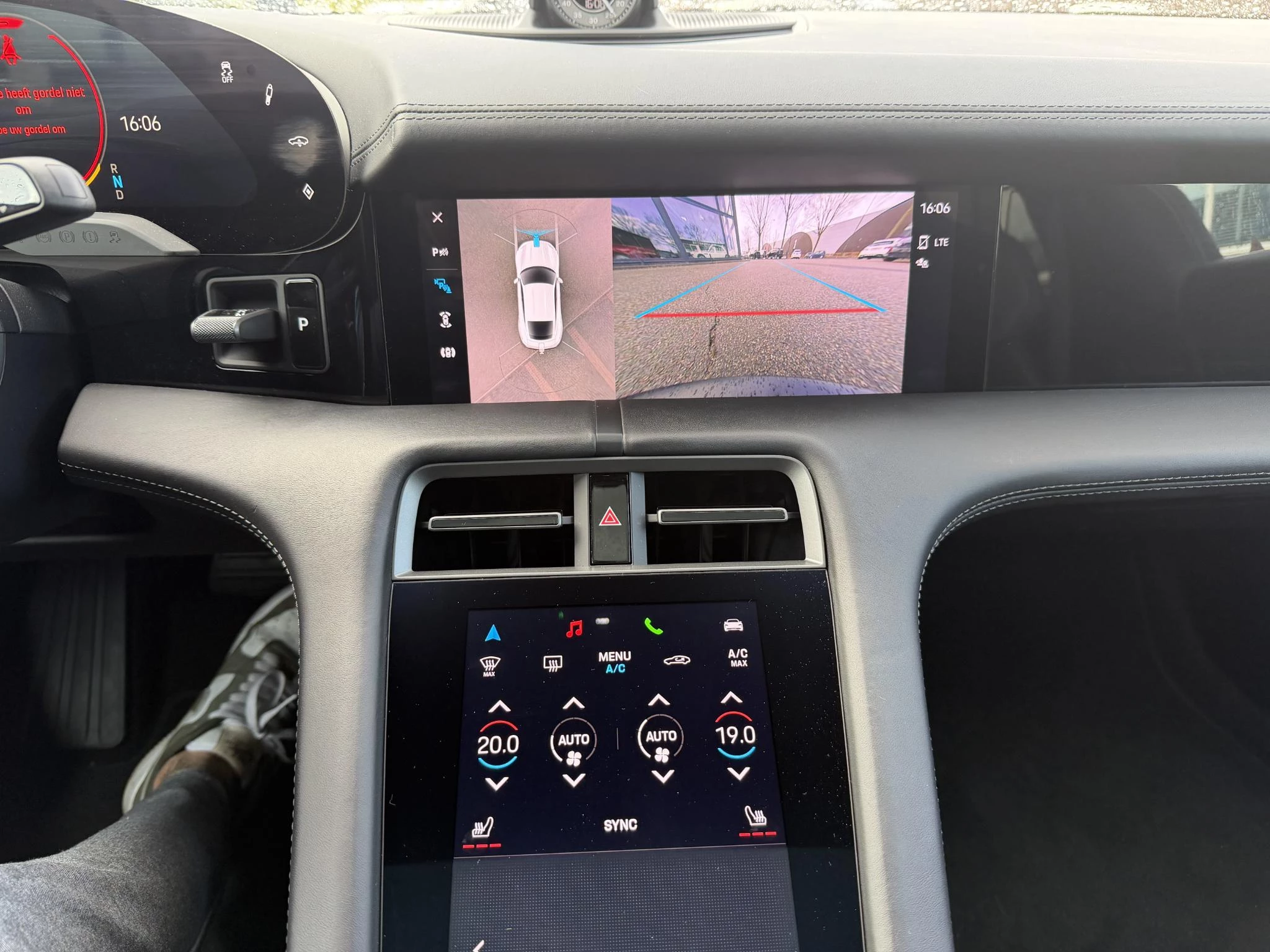 Hoofdafbeelding Porsche Taycan