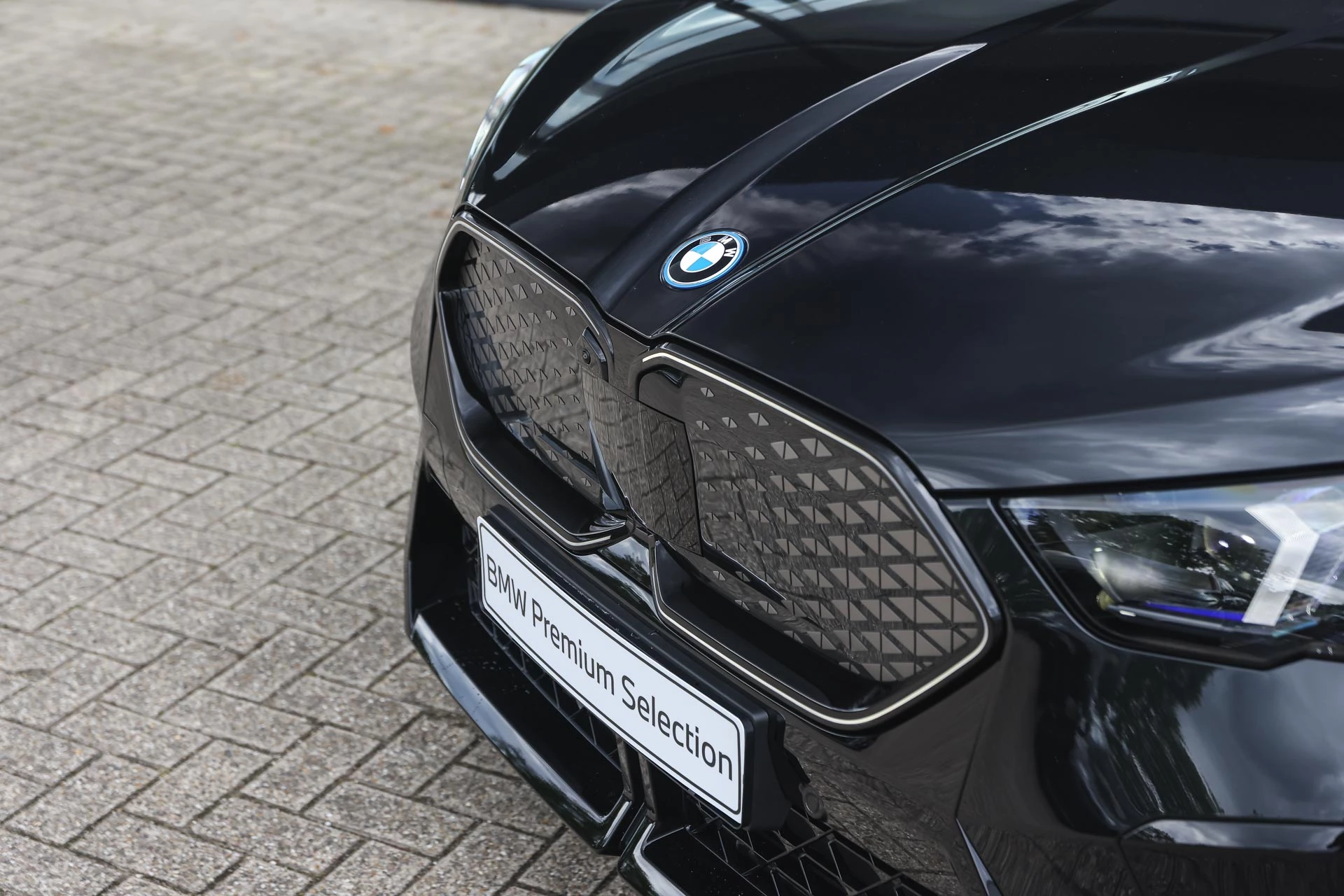 Hoofdafbeelding BMW iX2