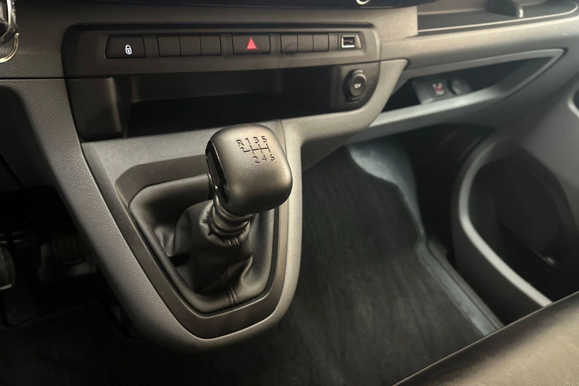 Hoofdafbeelding Peugeot Traveller