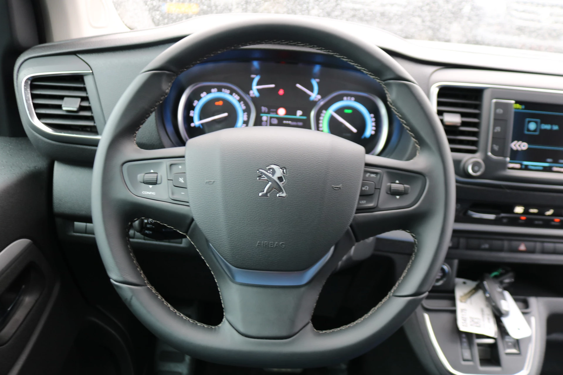 Hoofdafbeelding Peugeot e-Expert