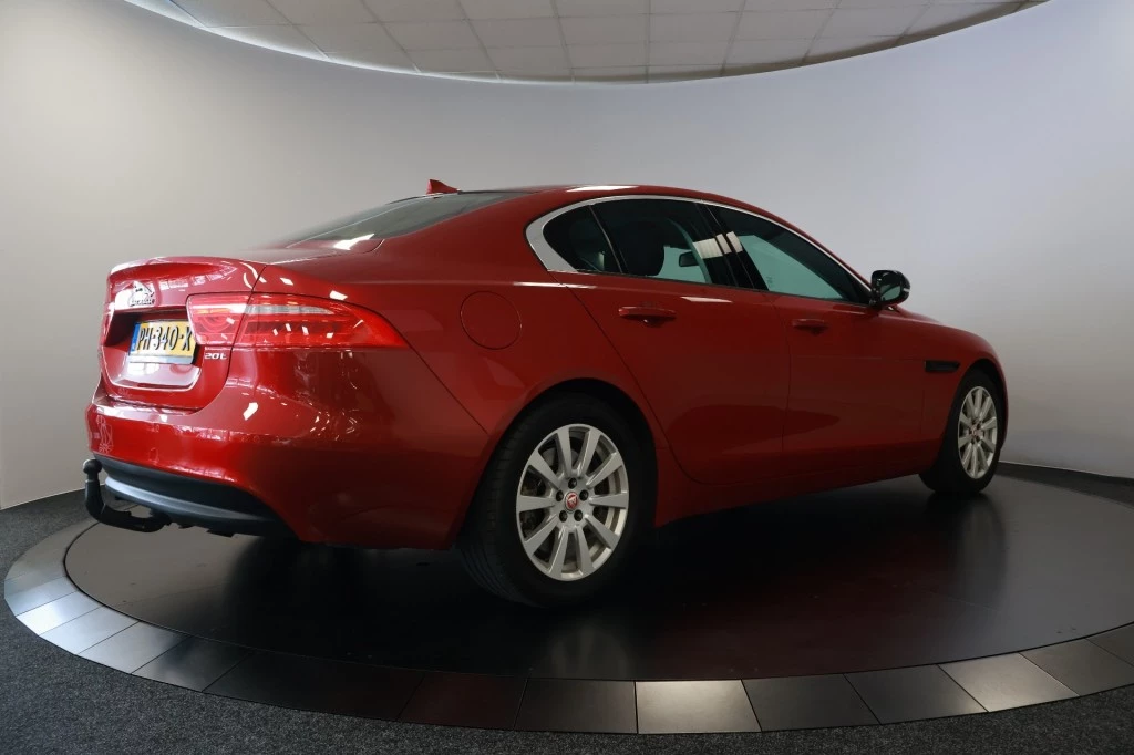 Hoofdafbeelding Jaguar XE