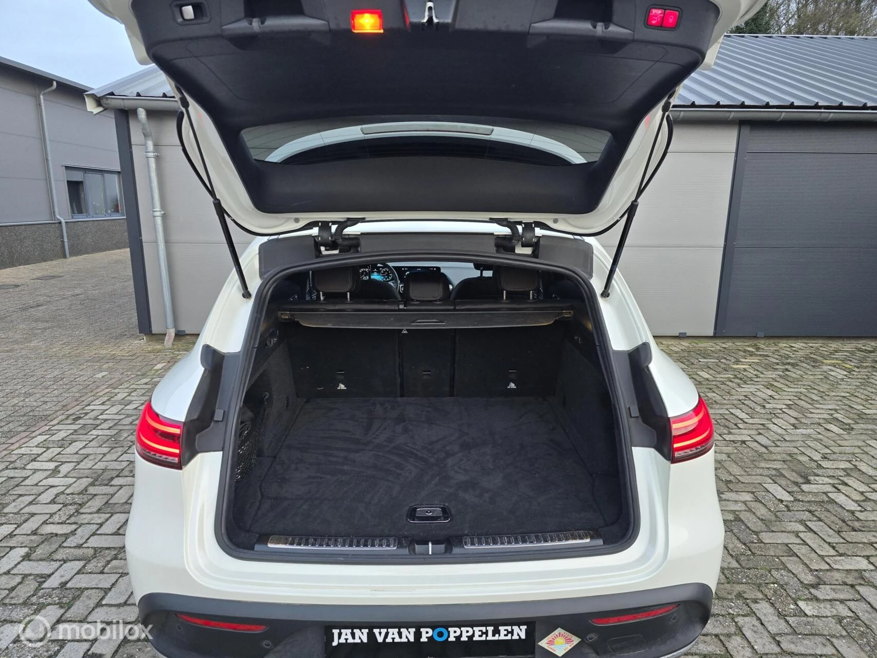 Hoofdafbeelding Mercedes-Benz EQC