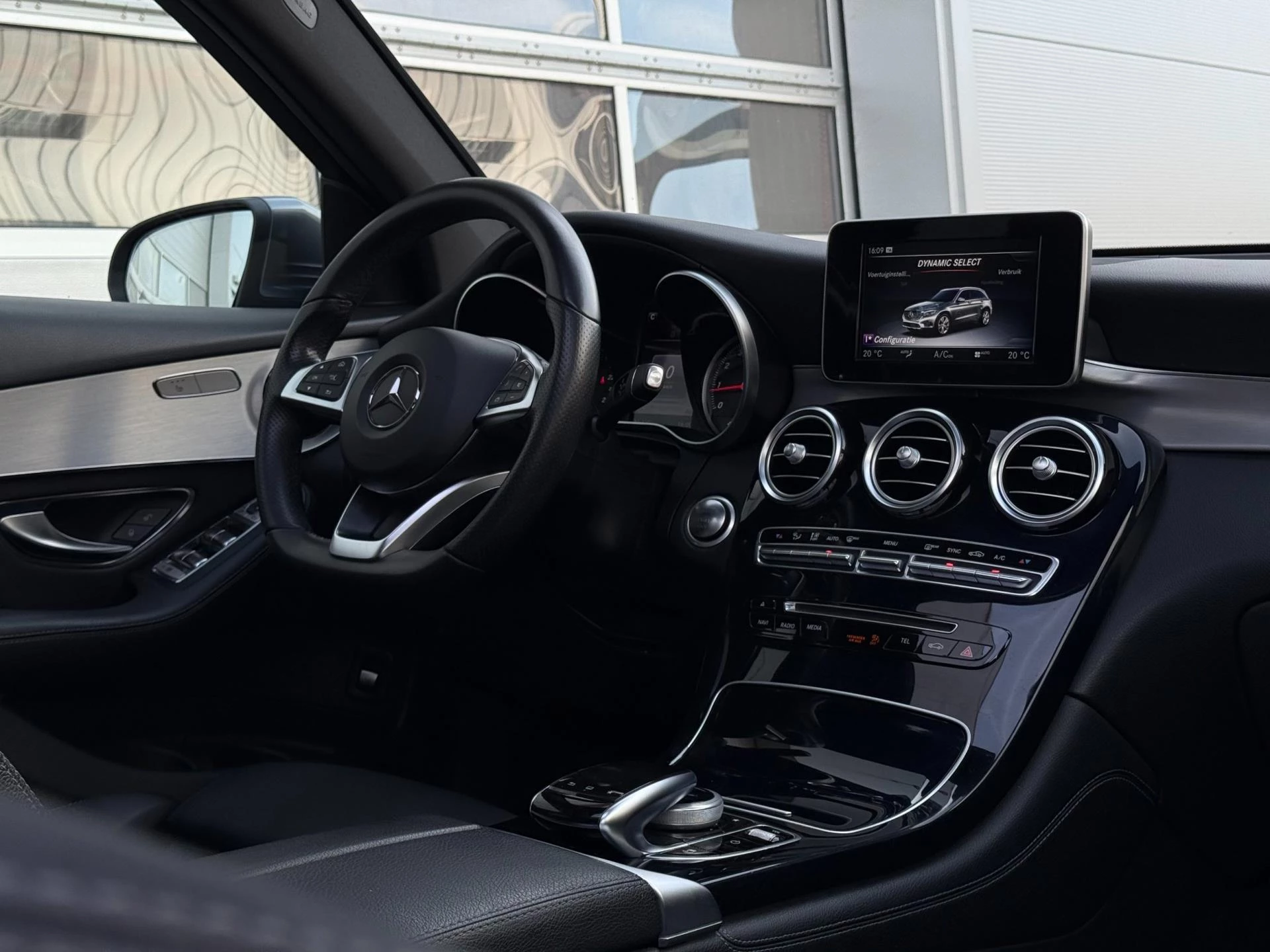 Hoofdafbeelding Mercedes-Benz GLC