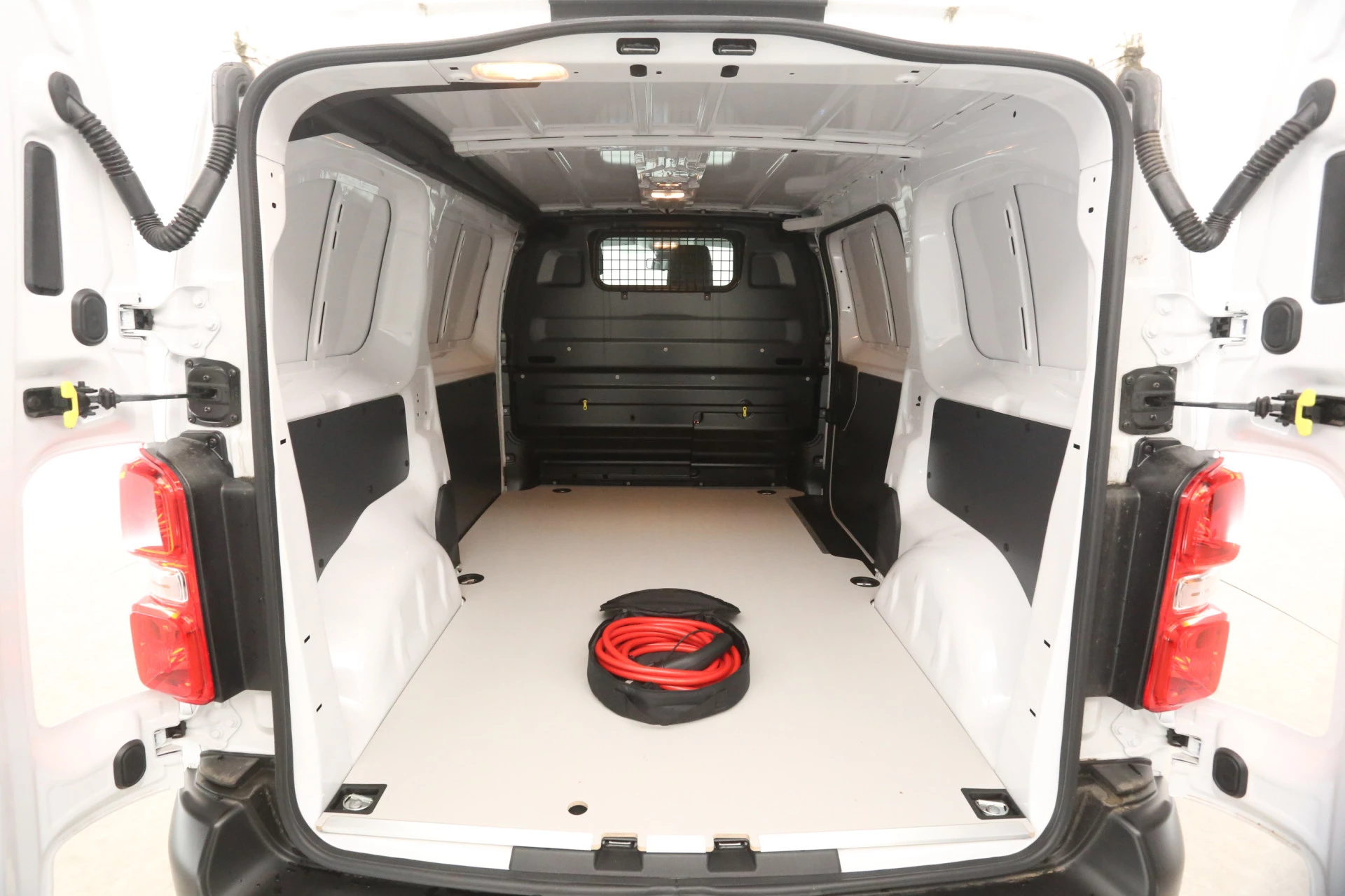 Hoofdafbeelding Peugeot e-Expert