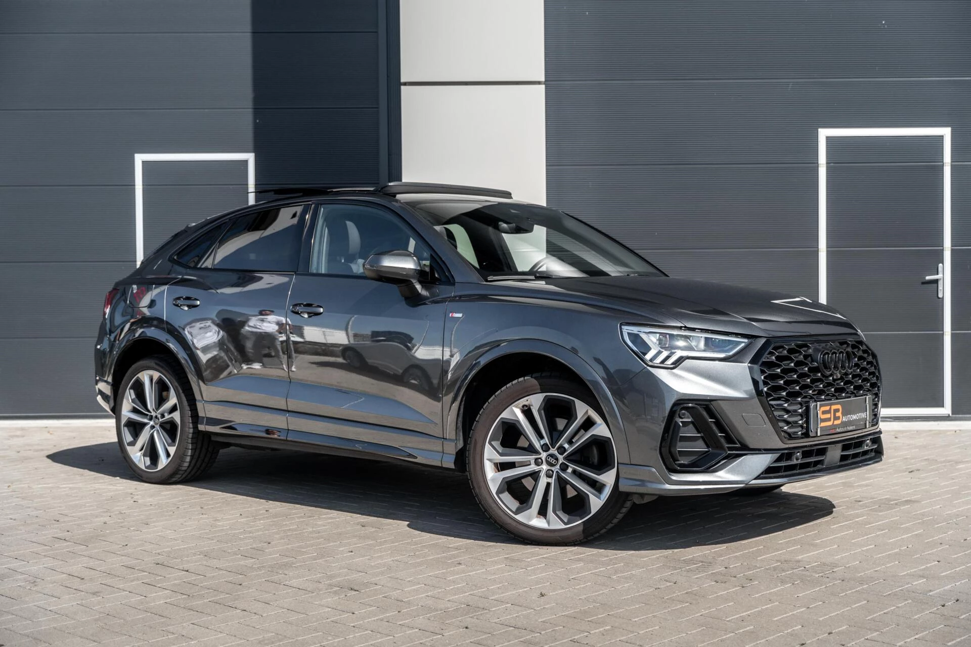 Hoofdafbeelding Audi Q3