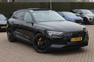 Hoofdafbeelding Audi e-tron Audi e-tron e-tron 55 quattro advanced Pro Line Plus 95 kWh / Full option! / Trekhaak / Panoramadak / 360Camera / Head-up / B&O / Keyless / 21'' / Softclose / Stoelmassage / Luxe Leder / Nachtzicht / DAB / ACC