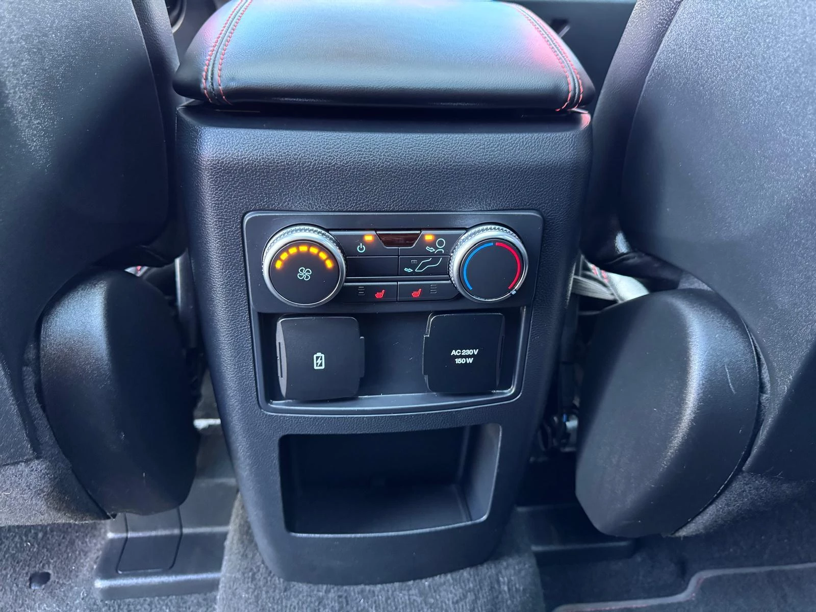 Hoofdafbeelding Ford Explorer