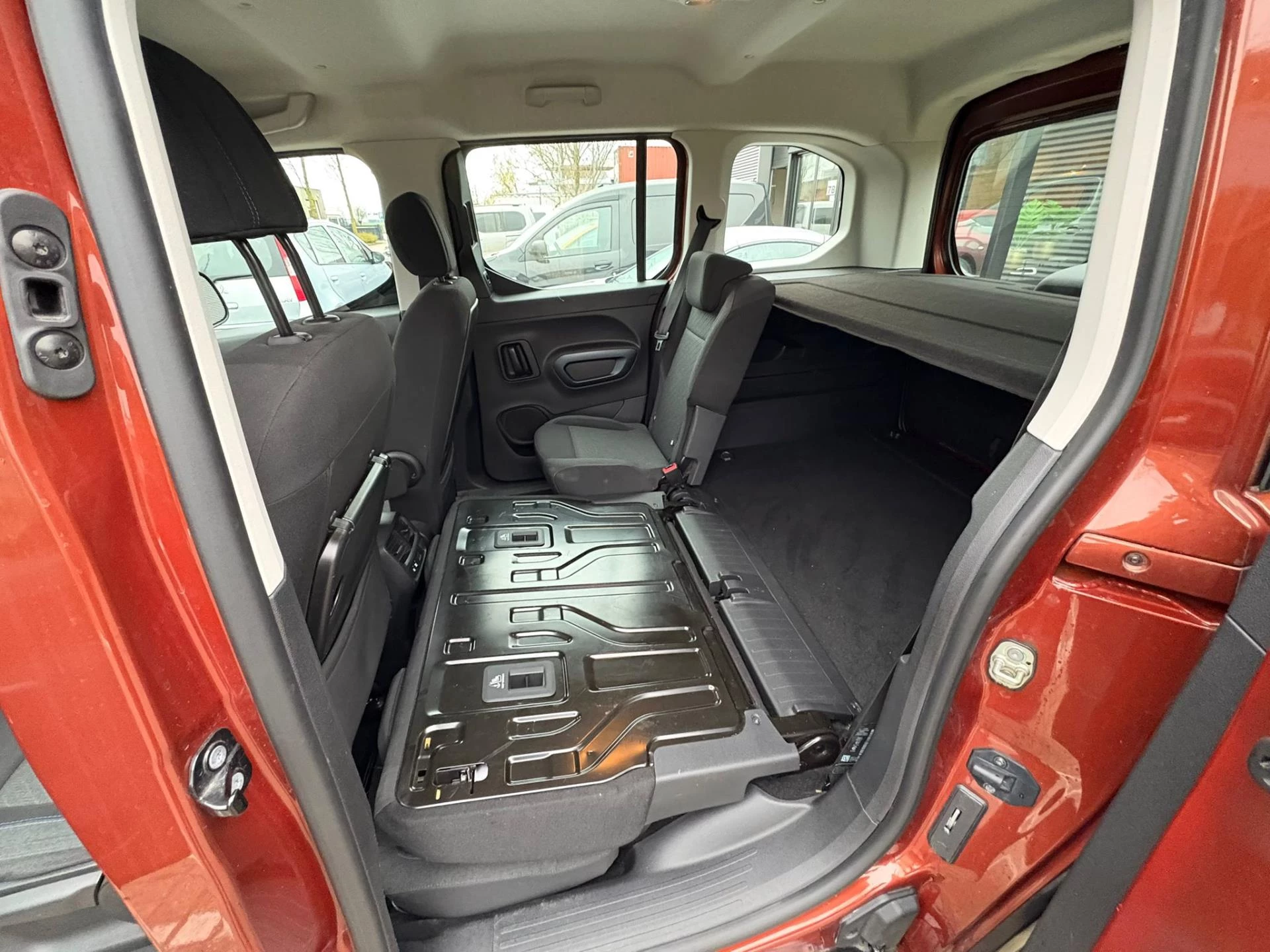 Hoofdafbeelding Peugeot Rifter