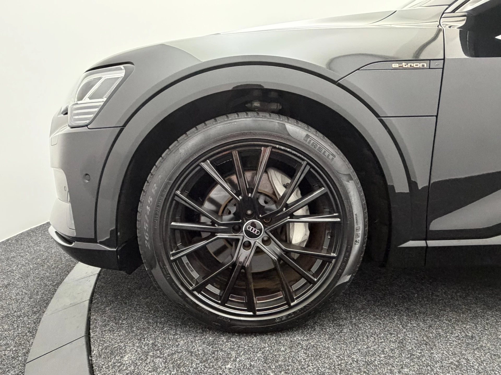 Hoofdafbeelding Audi e-tron