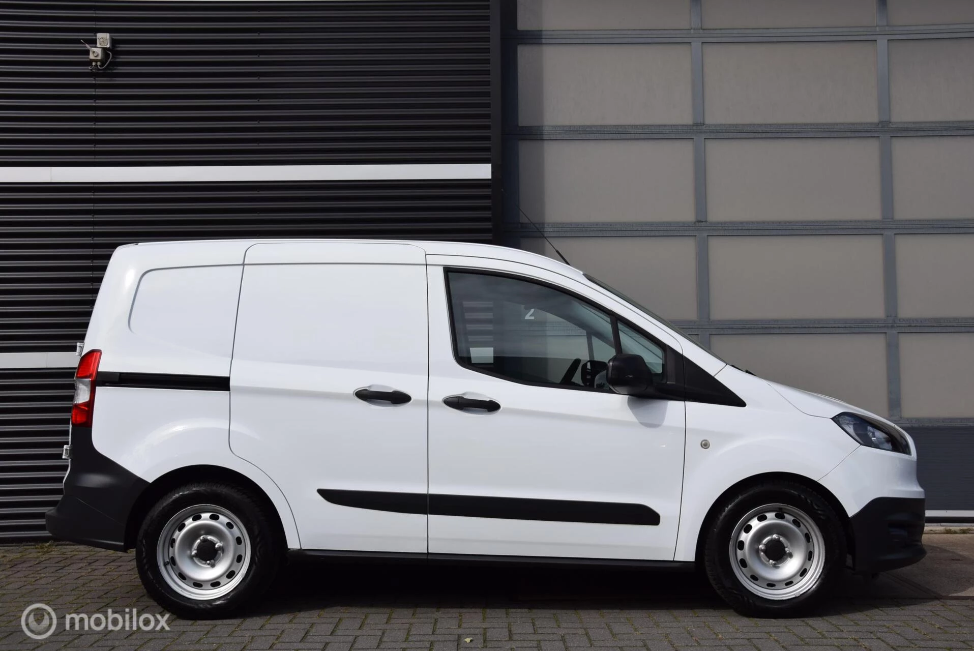 Hoofdafbeelding Ford Transit Courier
