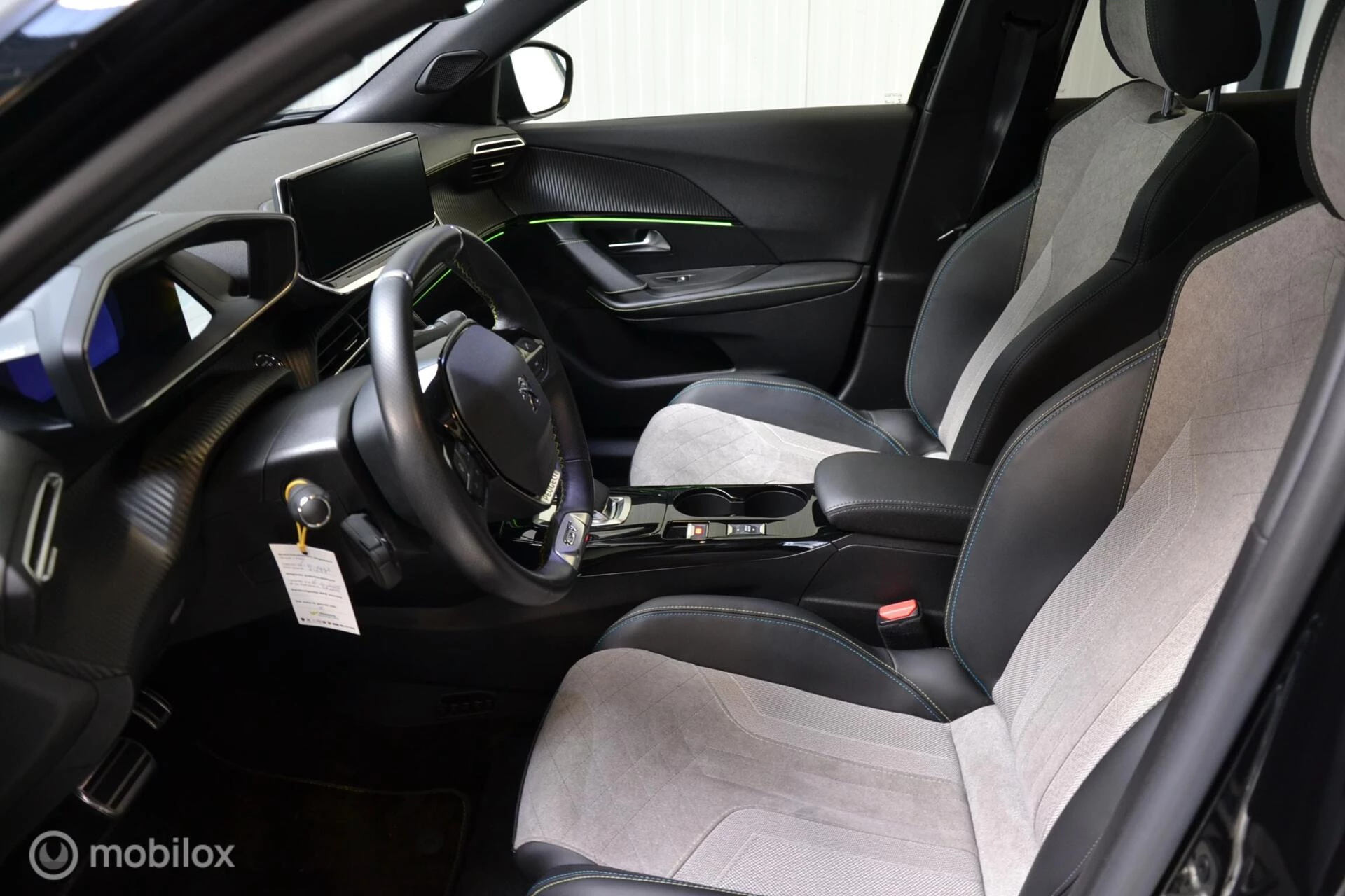 Hoofdafbeelding Peugeot e-2008