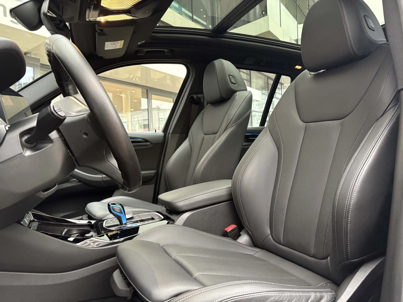Hoofdafbeelding BMW iX3